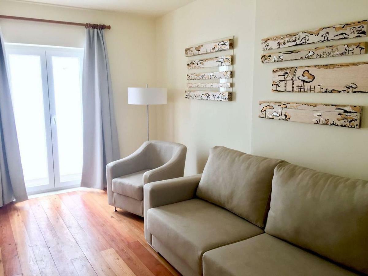 Exquisit Flat Right Apartment *