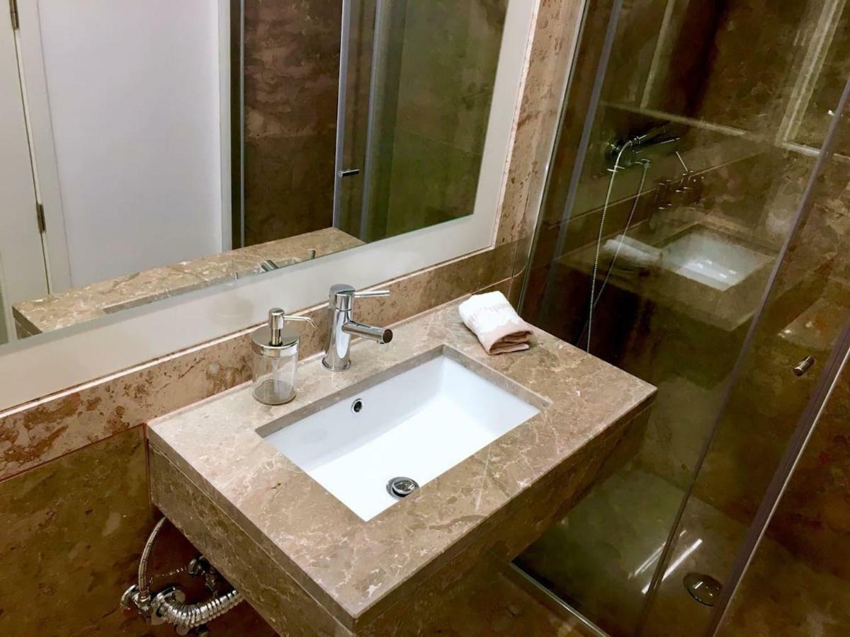 Exquisit Flat Right Apartment
